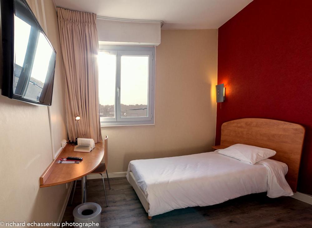 Hotel De La Vendee La Roche-sur-Yon Εξωτερικό φωτογραφία