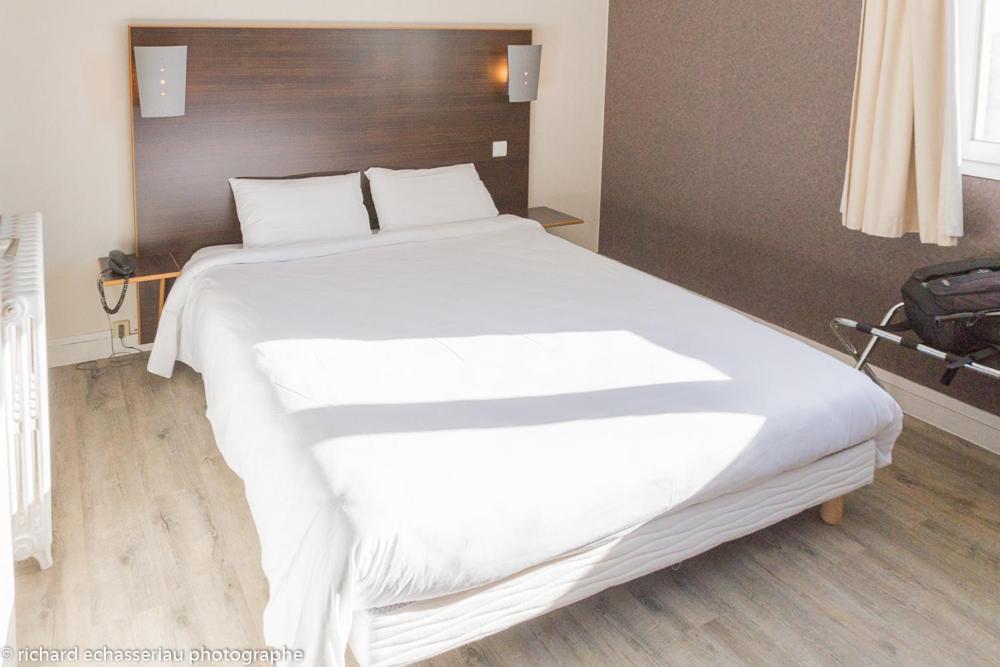 Hotel De La Vendee La Roche-sur-Yon Εξωτερικό φωτογραφία