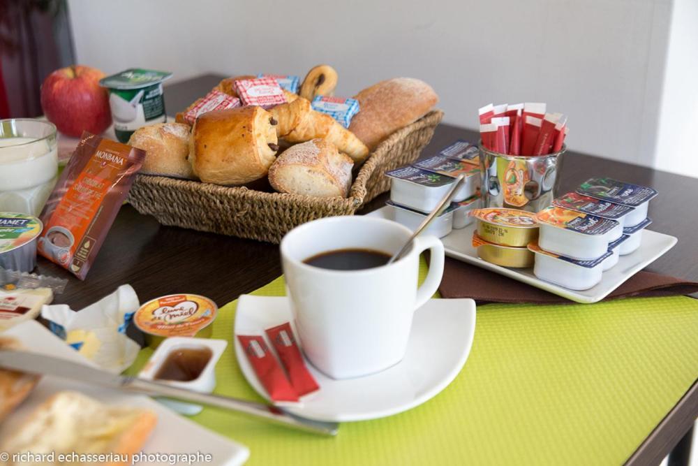 Hotel De La Vendee La Roche-sur-Yon Εξωτερικό φωτογραφία