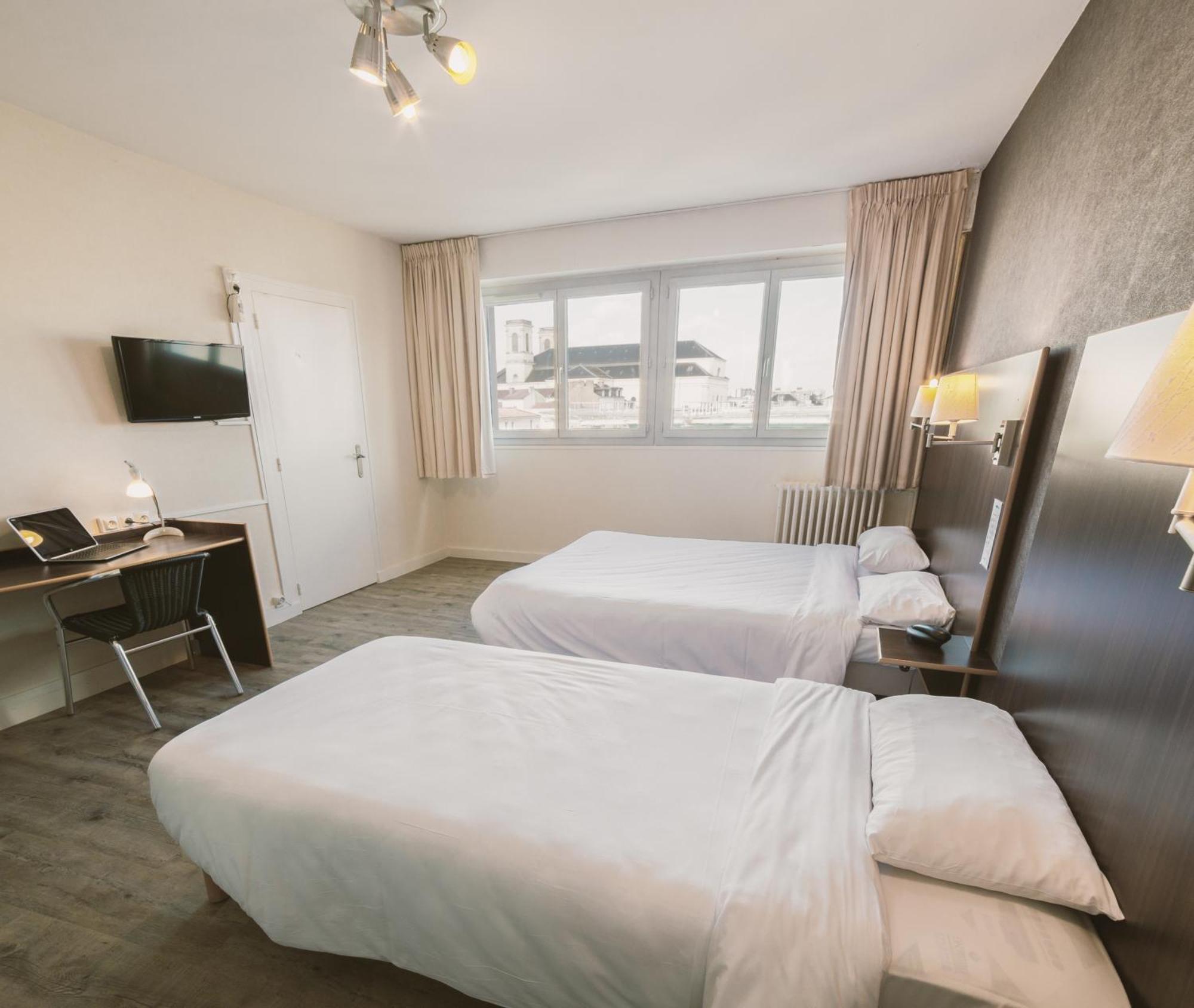 Hotel De La Vendee La Roche-sur-Yon Εξωτερικό φωτογραφία