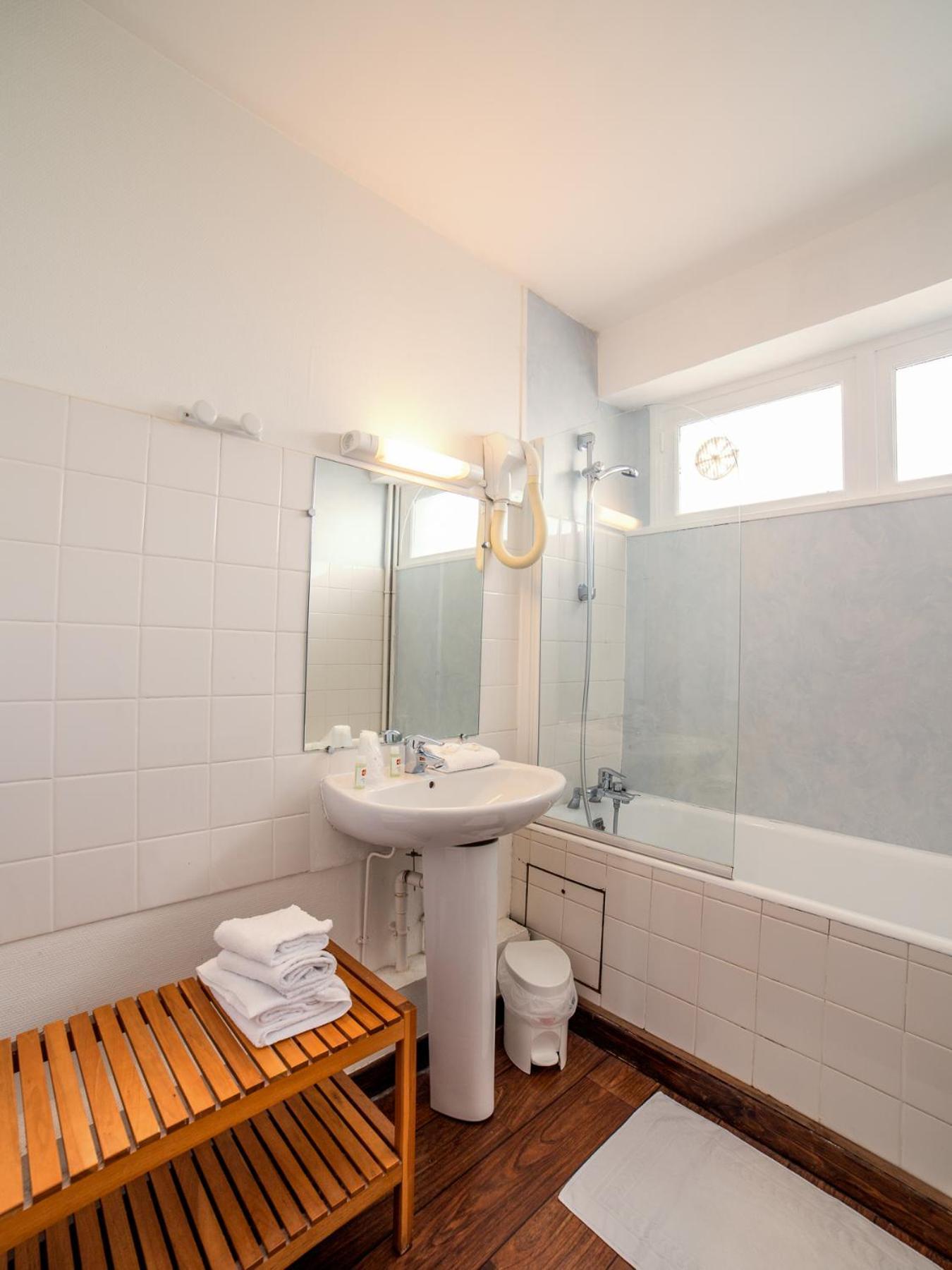 Hotel De La Vendee La Roche-sur-Yon Εξωτερικό φωτογραφία